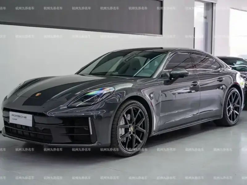 2024 Porsche Panamera с пробегом 6 300 км