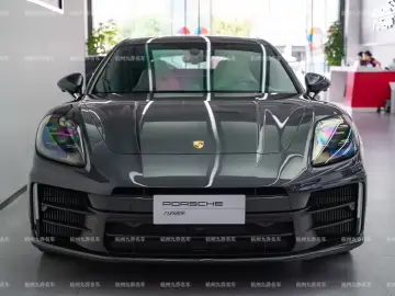 2024 Porsche Panamera с пробегом 6 300 км
