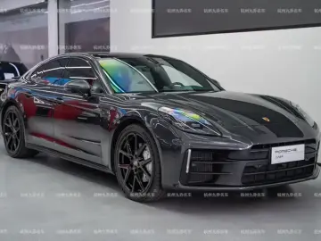 2024 Porsche Panamera с пробегом 6 300 км