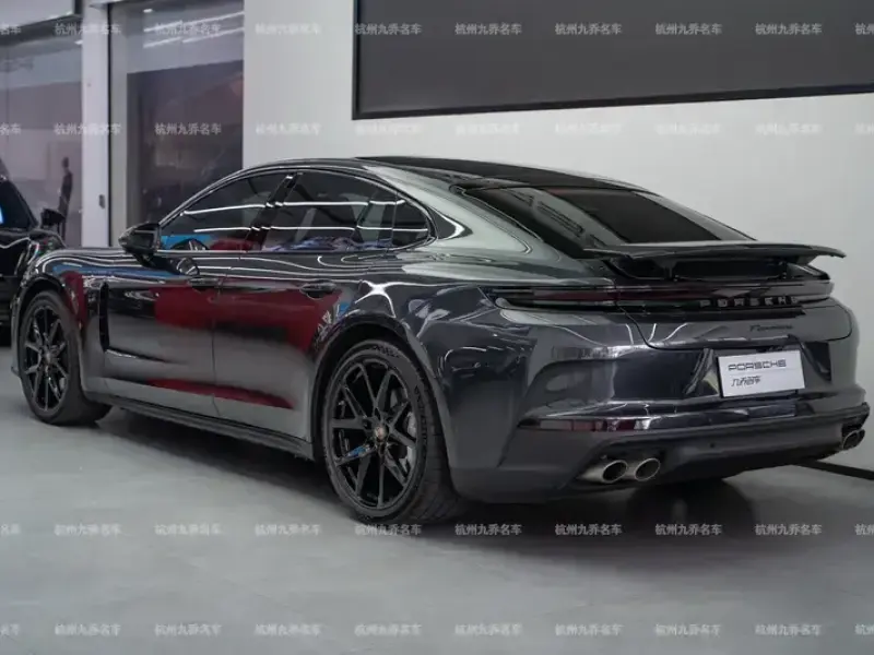 2024 Porsche Panamera с пробегом 6 300 км