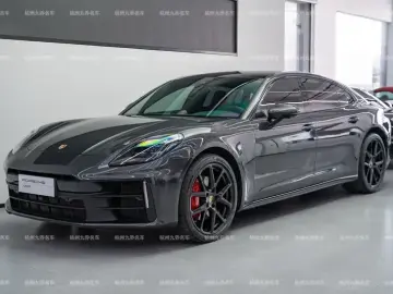 2024 Porsche Panamera с пробегом 9 900 км