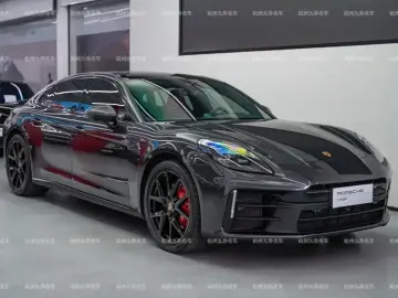 2024 Porsche Panamera с пробегом 9 900 км