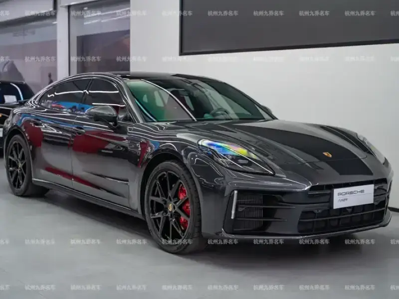 2024 Porsche Panamera с пробегом 9 900 км
