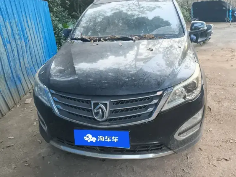 2015 Baojun 560 с пробегом 27 000 км