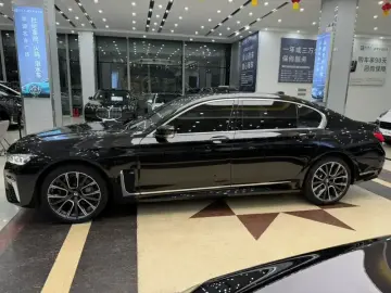 2021 BMW M760Le с пробегом 45 000 км