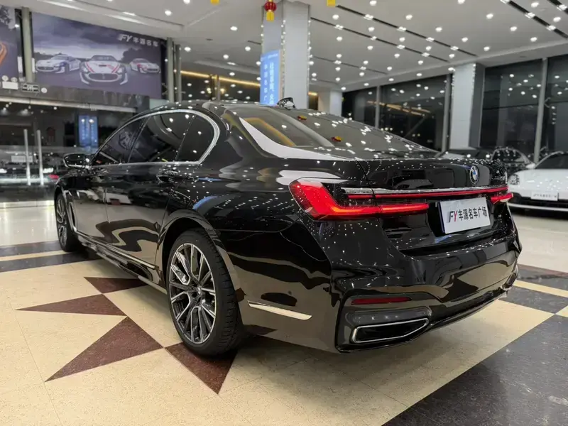 2021 BMW M760Le с пробегом 45 000 км
