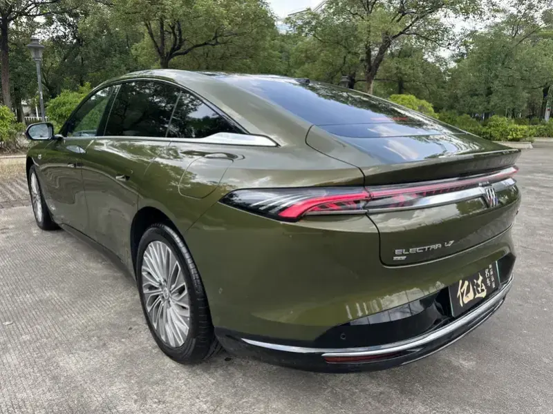 2026 Buick Zenith Sedan с пробегом 1 800 км