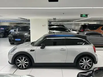 2022 Mini MINI с пробегом 46 200 км