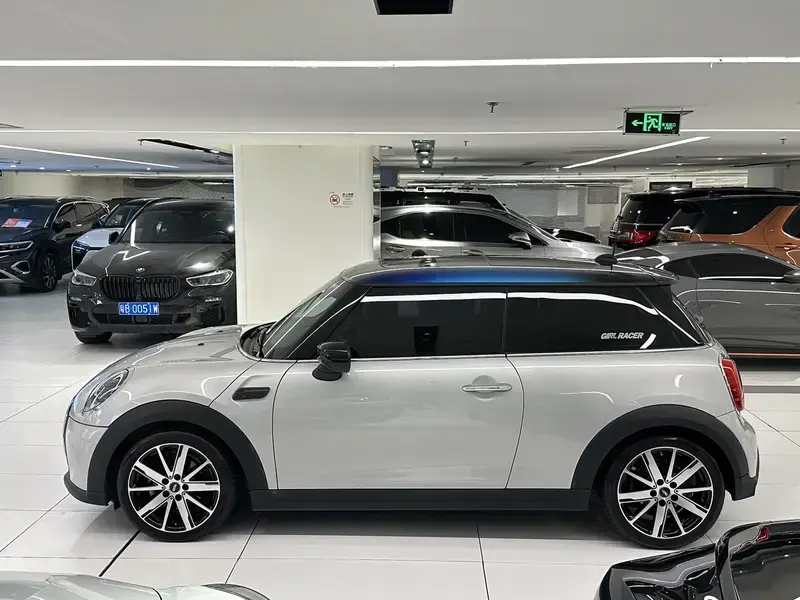 2022 Mini MINI с пробегом 46 200 км