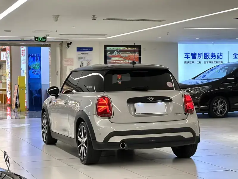 2022 Mini MINI с пробегом 46 200 км