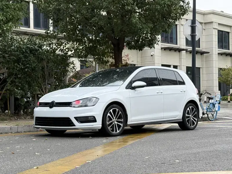 2017 Volkswagen Golf Electric с пробегом 74 000 км