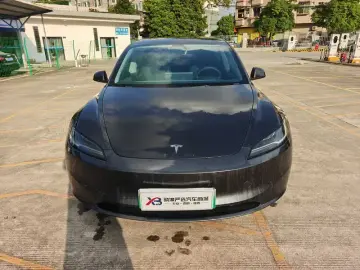 2023 Tesla Model 3 с пробегом 28 000 км