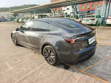 2023 Tesla Model 3 с пробегом 28 000 км