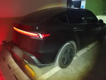 2026 Tesla Model Y с пробегом 3 000 км