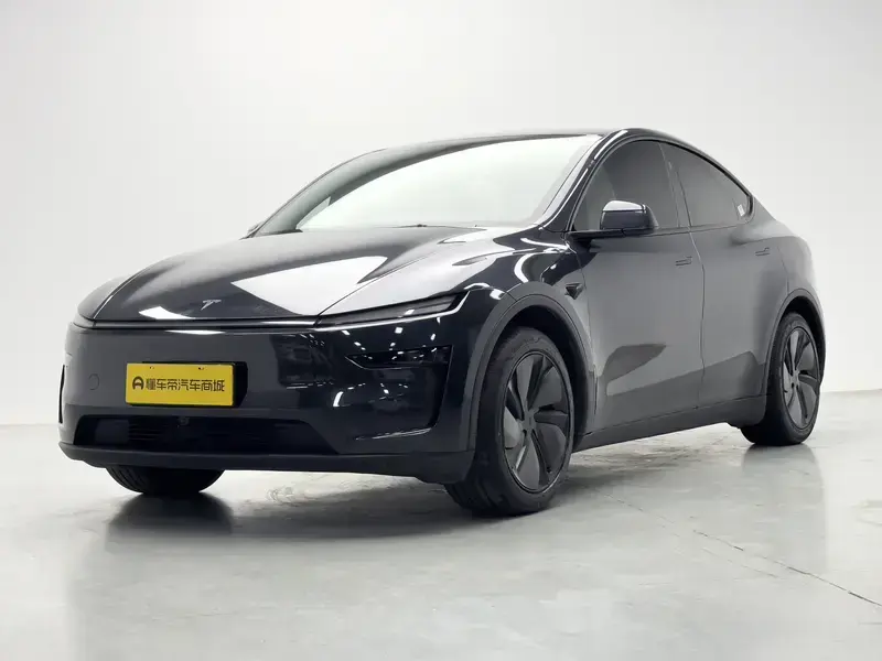 2025 Tesla Model Y с пробегом 62 500 км