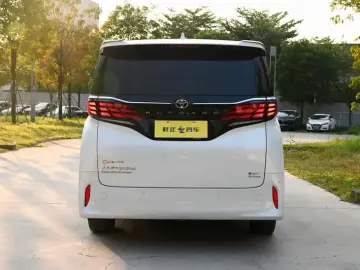 2024 Toyota Alphard с пробегом 36 000 км