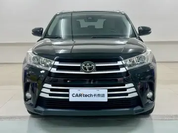 2021 Toyota Highlander с пробегом 61 000 км