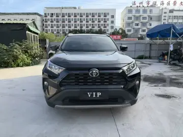 2023 Toyota RAV4 с пробегом 45 100 км