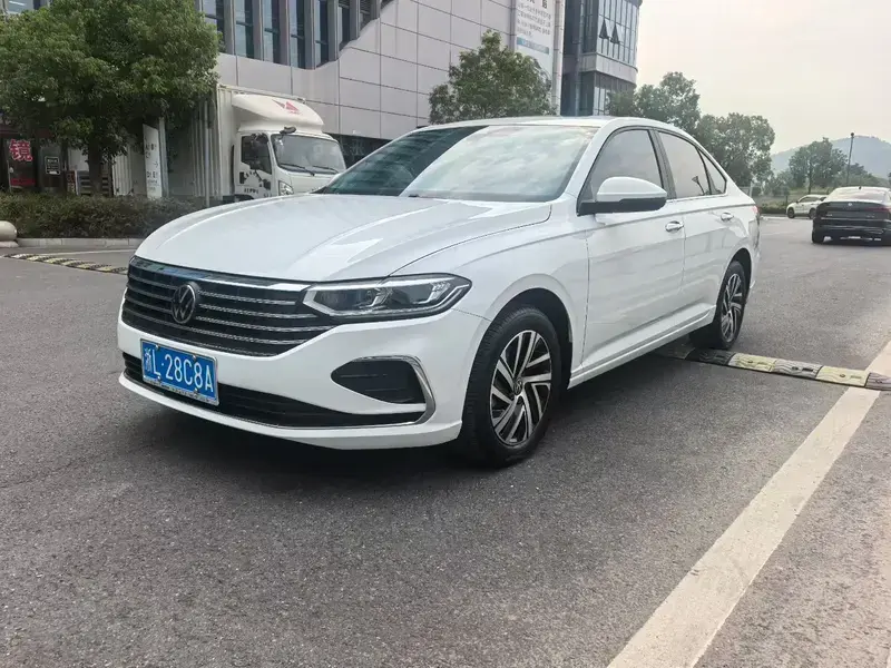 2024 Volkswagen Lavida с пробегом 6 000 км