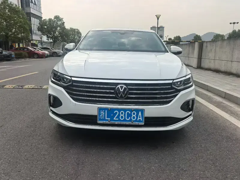 2024 Volkswagen Lavida с пробегом 6 000 км