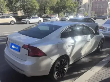 2018 Volvo S60 с пробегом 63 000 км