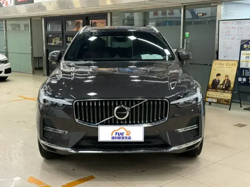 2025 Volvo XC60 с пробегом 19 000 км
