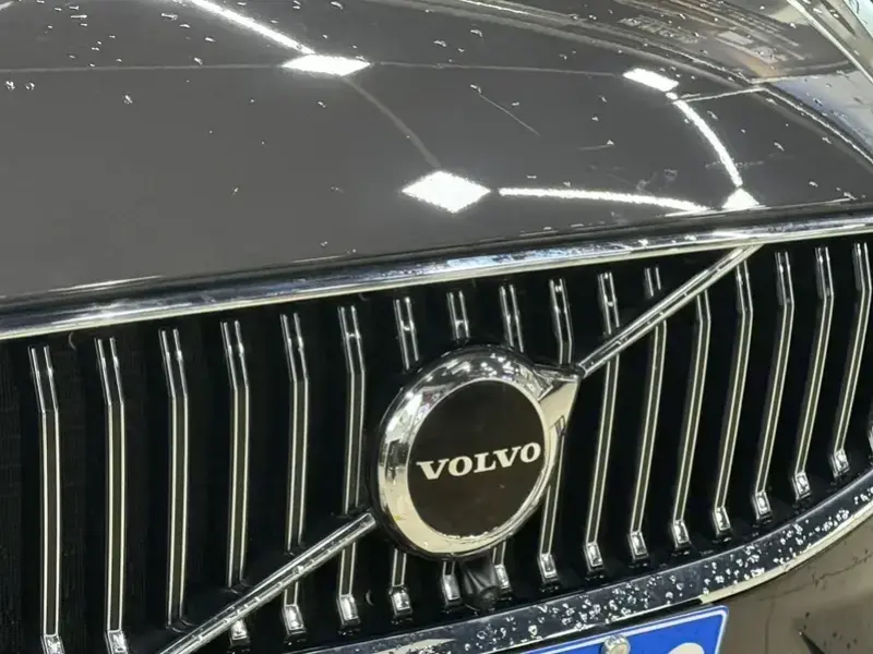 2025 Volvo XC60 с пробегом 19 000 км