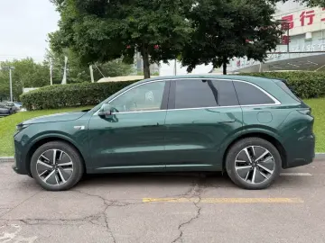 2024 Li Auto (Lixiang) L6 с пробегом 40 000 км