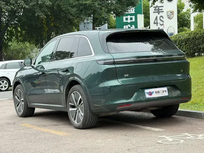 2024 Li Auto (Lixiang) L6 с пробегом 40 000 км