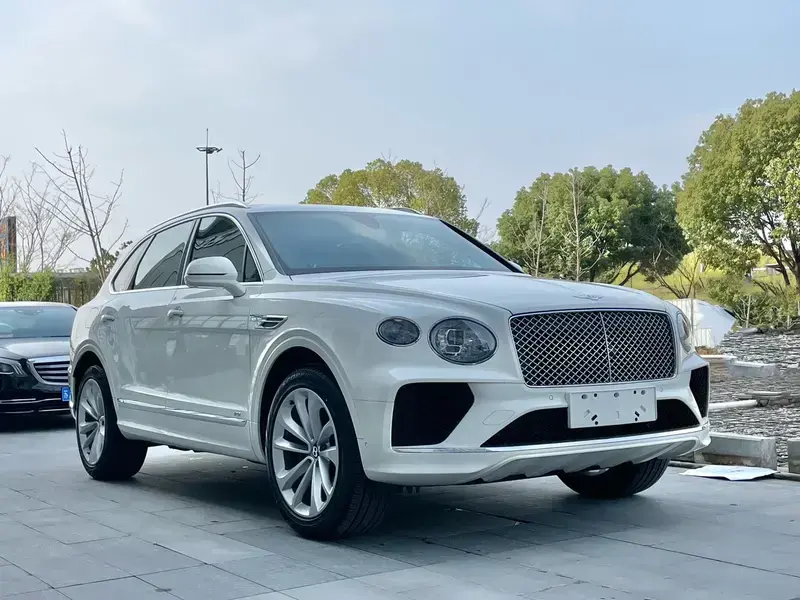 2022 Bentley Bentayga с пробегом 17 000 км