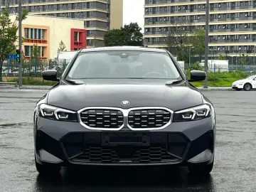 2025 BMW 3 серии с пробегом 10 000 км