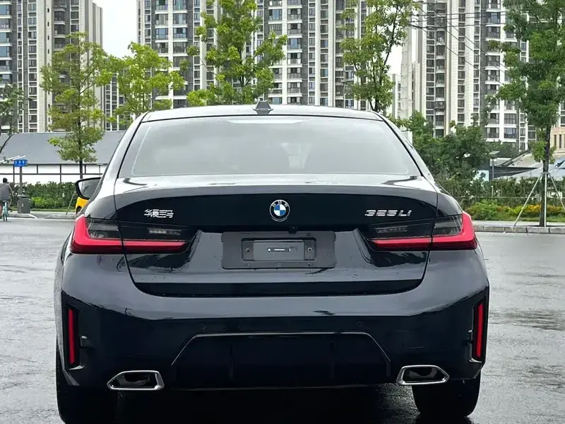 2025 BMW 3 серии с пробегом 10 000 км
