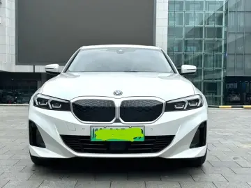 2025 BMW i3 с пробегом 18 400 км
