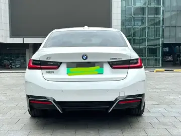 2025 BMW i3 с пробегом 18 400 км