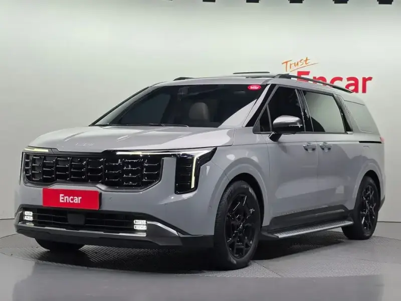 2025 Kia Carnival с пробегом 13 064 км