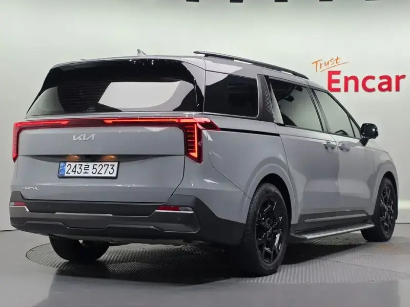 2025 Kia Carnival с пробегом 13 064 км