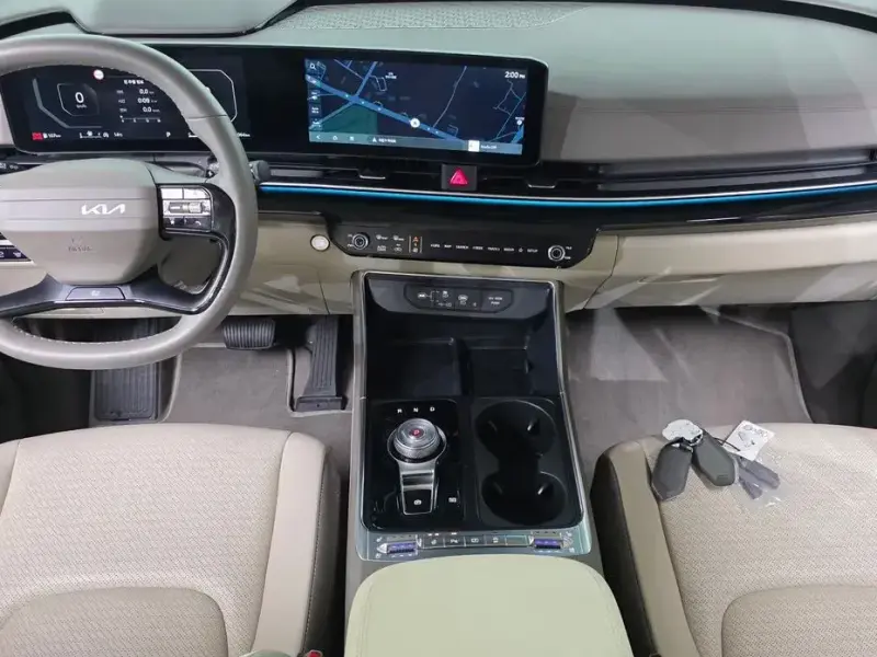 2025 Kia Carnival с пробегом 13 064 км