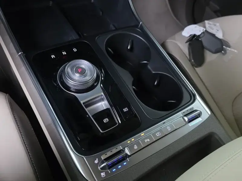 2025 Kia Carnival с пробегом 13 064 км