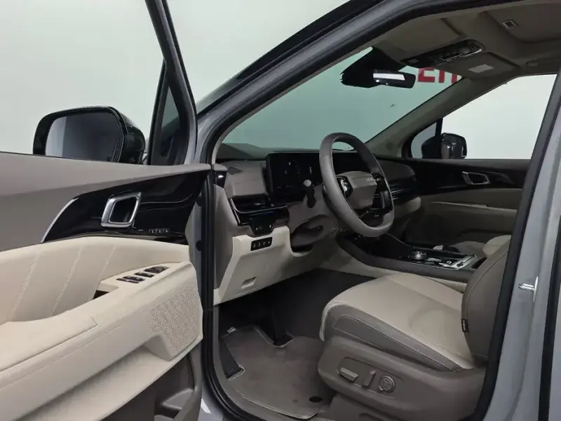 2025 Kia Carnival с пробегом 13 064 км