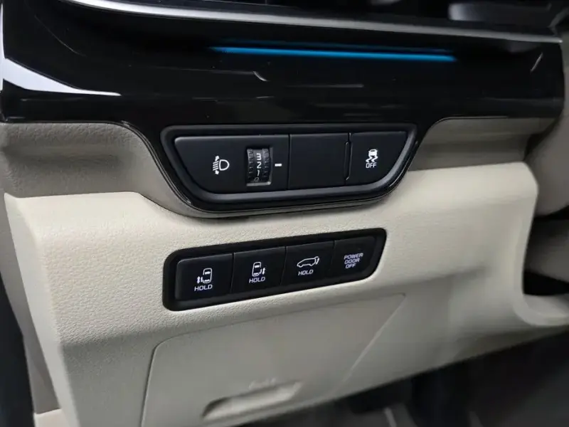 2025 Kia Carnival с пробегом 13 064 км