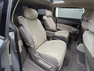 2025 Kia Carnival с пробегом 13 064 км