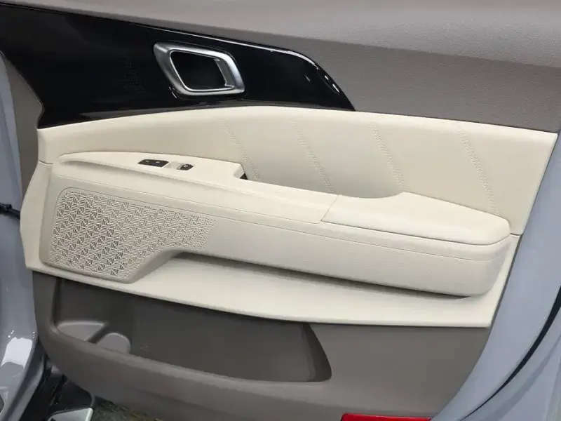 2025 Kia Carnival с пробегом 13 064 км