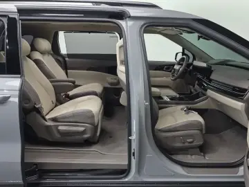 2025 Kia Carnival с пробегом 13 064 км