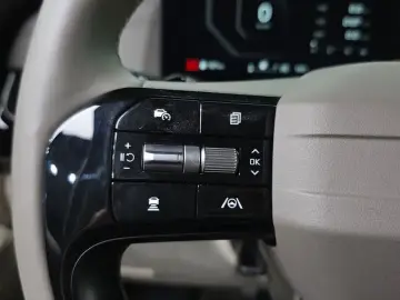 2025 Kia Carnival с пробегом 13 064 км