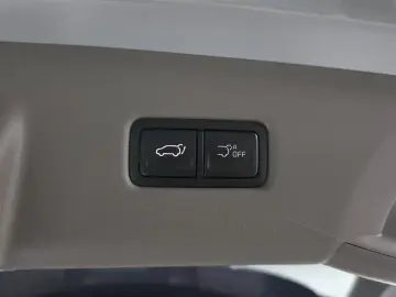 2025 Kia Carnival с пробегом 13 064 км