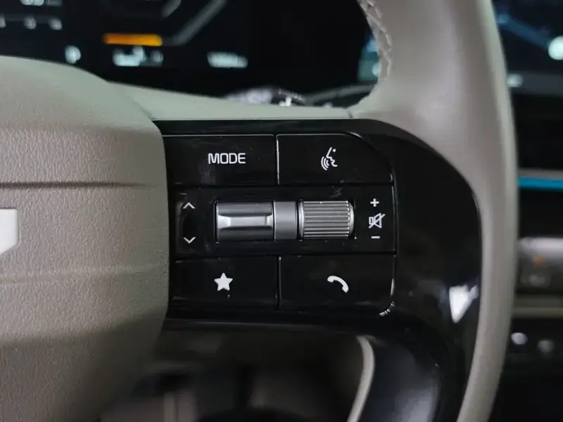 2025 Kia Carnival с пробегом 13 064 км