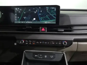 2025 Kia Carnival с пробегом 13 928 км