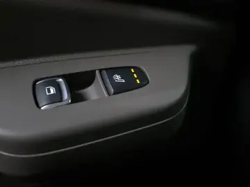2025 Kia Carnival с пробегом 13 928 км