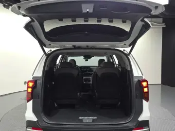 2025 Kia Carnival с пробегом 13 928 км
