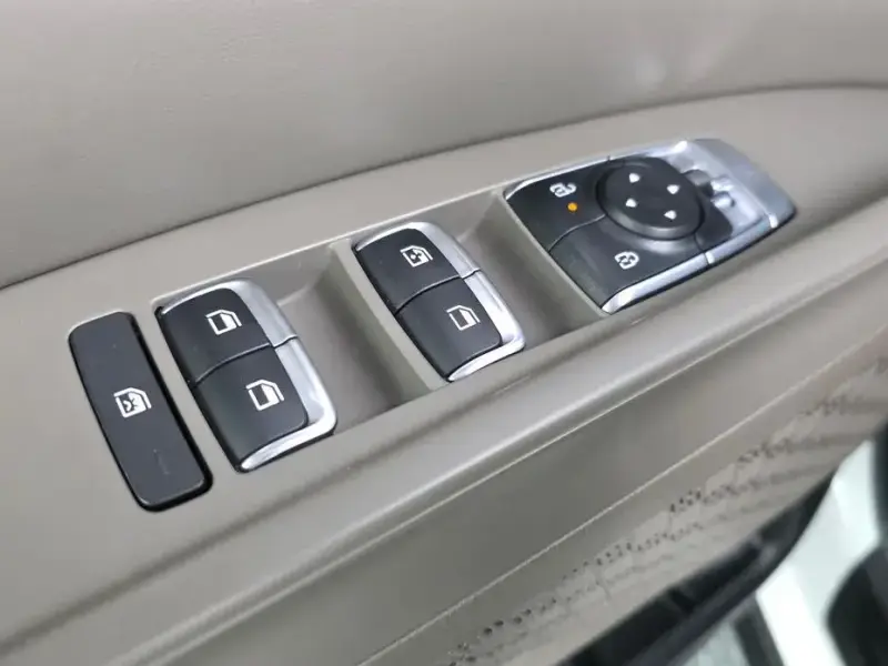 2025 Kia Carnival с пробегом 13 928 км